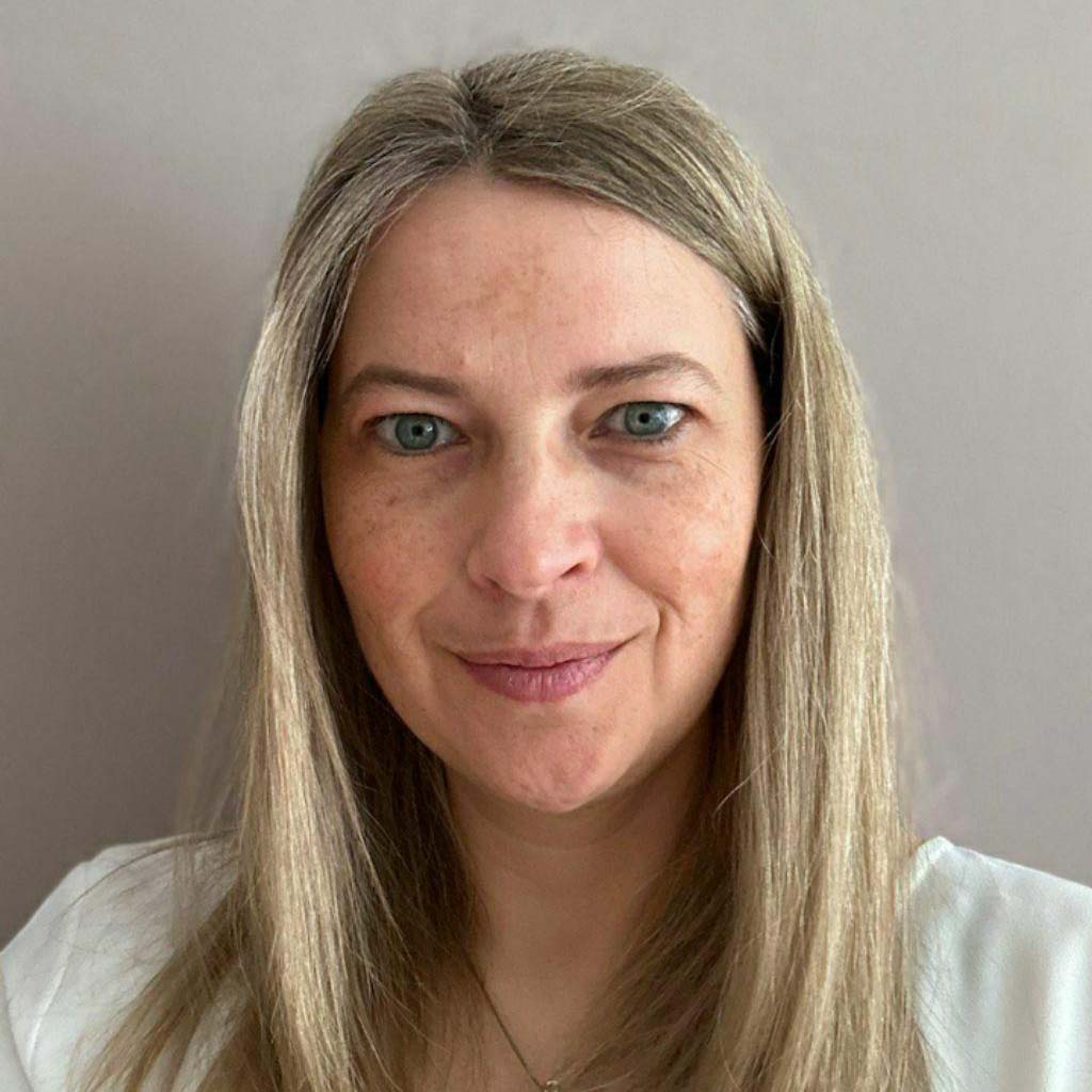 Foto der Ansprechpartnerin f&uuml;r Fachkr&auml;fte aus dem Gesundheitswesen Sabrina Pfl&uuml;ger